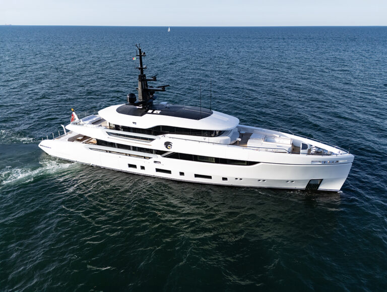 ATLANTIQUE 43M/Y Night Fury IIIS READY TO SET SAIL