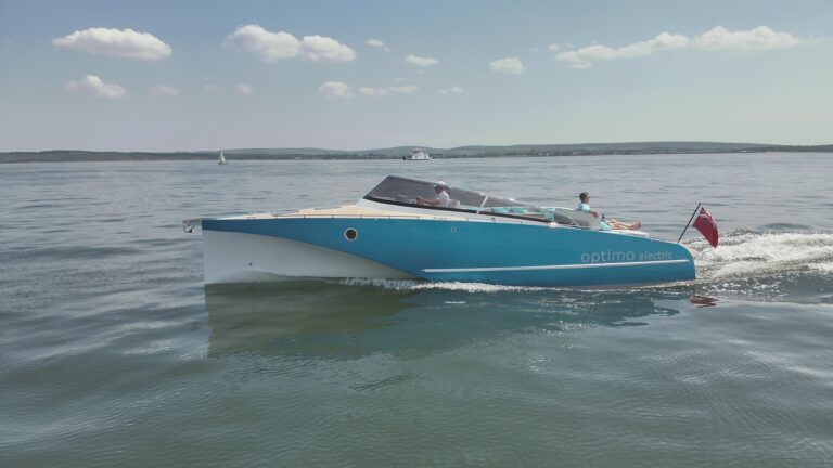 OPTIMA YACHTS WIN PRESTIGIOUS AWARD AT ELECTRIC & HYBRID MARINE EXPO EUROPE 