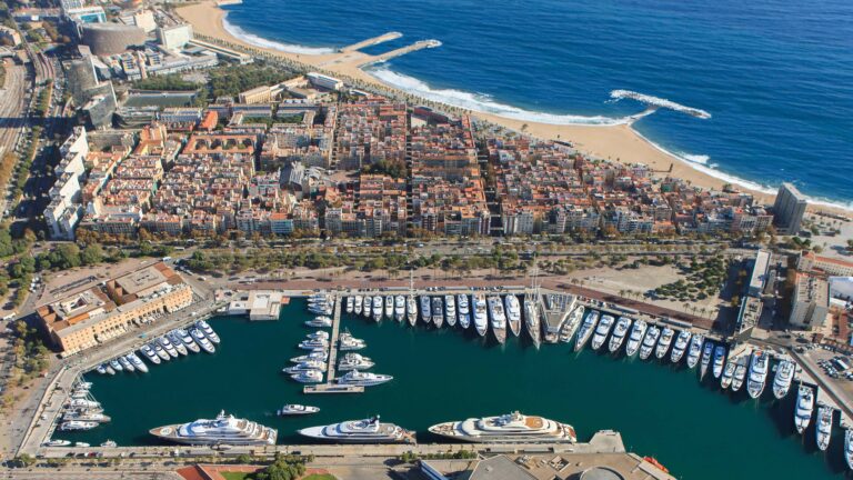 Marina Port Vell expands its range of services with a new underwater drone service